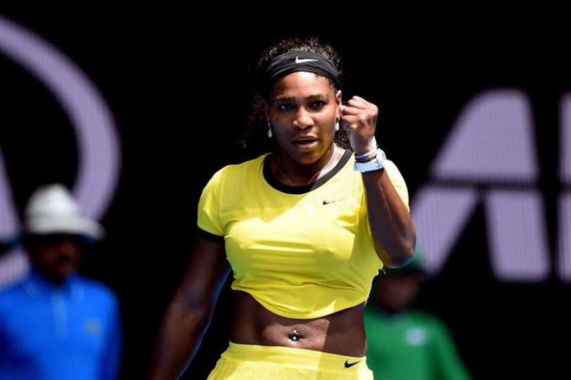  La tenista estadounidense Serena Williams celebra su victoria ante la rusa Maria Sharapova