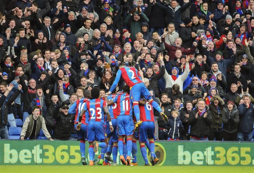 El Crystal Palace derrotó al Reading (0-2) y está en semifinales