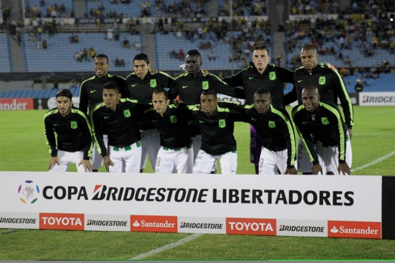 Jugadores del Atlético Nacional posan para la foto oficial 