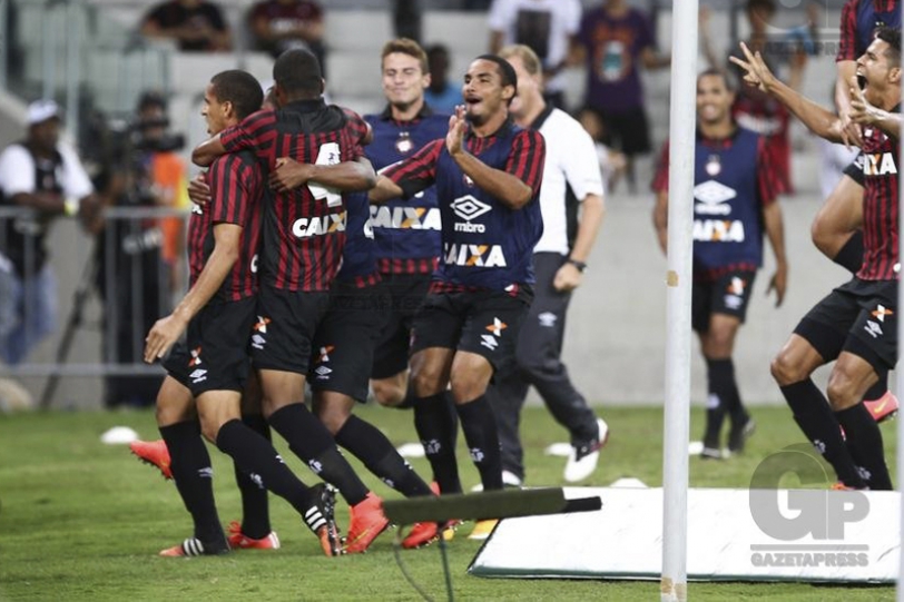 El Atlético Paranaense empata con el Brasilia y se clasifica a cuartos
