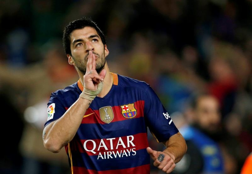 Luis Suárez, celebra el sexto gol del equipo blaugrana, durante el encuentro correspondiente a la ida de las semifinales de la Copa del Rey