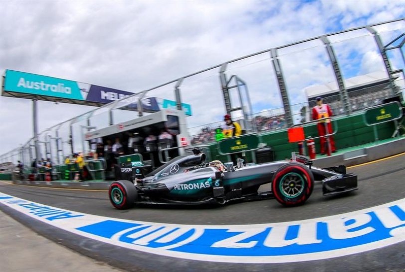Lewis Hamilton, de Mercedes AMG GP durante la tercera sesión de práctica para la Fórmula Uno