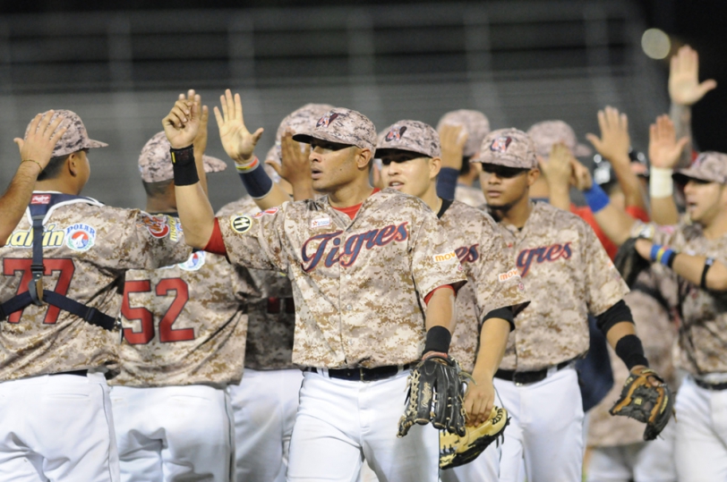Tigres vence a Navegantes con remontada y coloca 2-1 la serie final