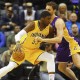 Pau Gasol (d) de Lakers ante Roy Hibbert (i) de Pacers Pau Gasol (d) de Lakers ante Roy Hibbert (i) de Pacers el, martes 25 de febrero de 2014, durante un juego de la NBA en el Bankers Life Fieldhouse de Indianapolis, Indiana (EE.UU.). EFE/STEVEN C. MITCHELL