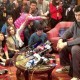 El exjugador de la NBA y ahora miembro de la Conferencia Consultiva Política del Pueblo Chino (CPPCh), una especie de Cámara Alta o senado, Yao Ming (d) El exjugador de la NBA y ahora miembro de la Conferencia Consultiva Política del Pueblo Chino (CPPCh), una especie de Cámara Alta o senado, Yao Ming (d), durante una rueda de prensa donde se le preguntó especialmente sobre temas deportivos, pero también relacionados con la política, y uniendo ambos el exjugador reconoció la necesidad de cambiar la legislación en torno al deporte en China, ya que el actual sistema, que imita al soviético, está demasiado obsesionado en medallas y triunfos. EFE/Antonio Broto