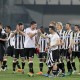 Los jugadores de Udinese celebran la victoria Los jugadores de Udinese celebran la victoria